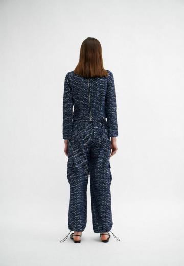 Брюки с накладными карманами