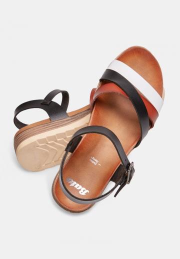 Босоножки на танкетке