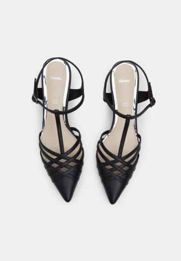 Туфли с ремешком