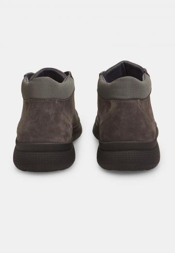 Ботинки на шнуровке