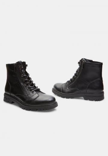 Ботинки на шнуровке