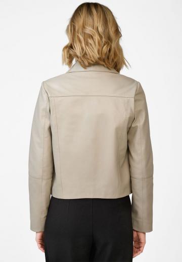 Короткая куртка