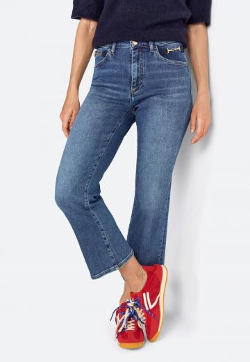 Короткие джинсы