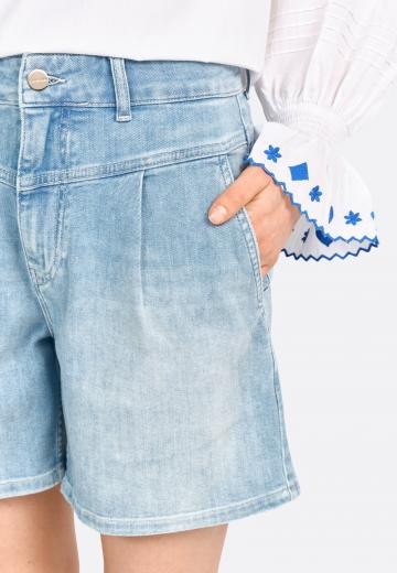 Джинсовые шорты