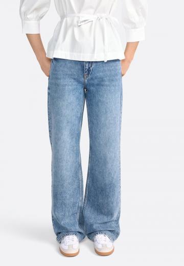 Прямые джинсы