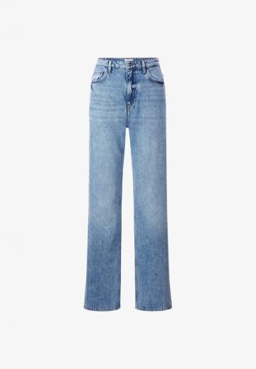 Прямые джинсы