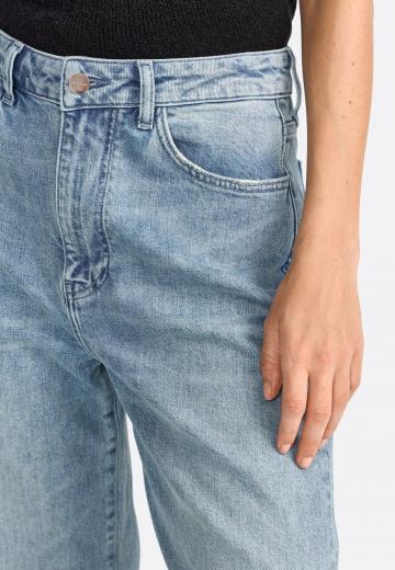 Прямые джинсы