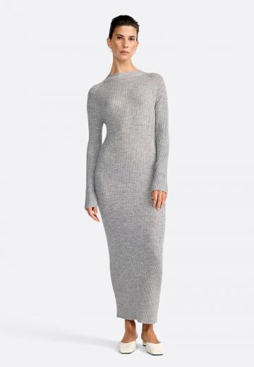 Вязаное платье