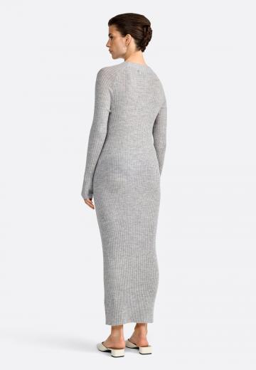 Вязаное платье