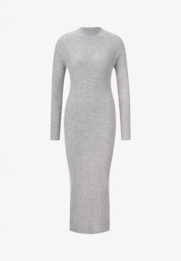 Вязаное платье