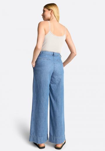 Топ на бретельках