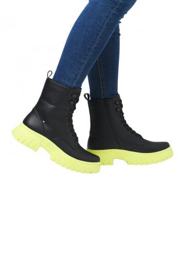 Широкие сапоги