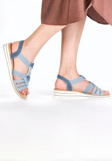 Босоножки на танкетке