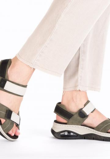 Босоножки на танкетке