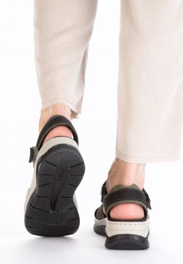 Босоножки на танкетке