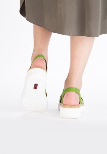 Босоножки на танкетке