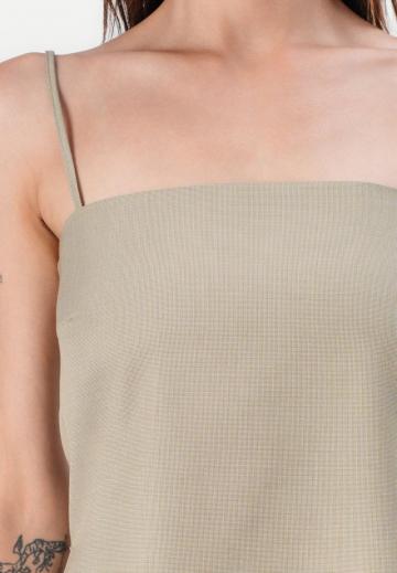 Топ на бретельках