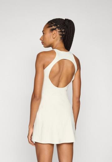 Спортивное платье