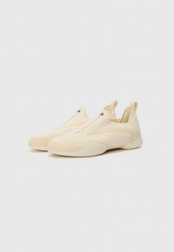 Тренировочные кроссовки