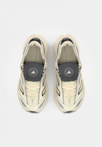 Тренировочные кроссовки