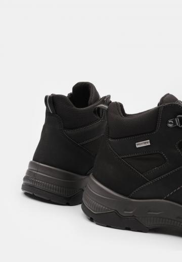 Ботинки на шнуровке