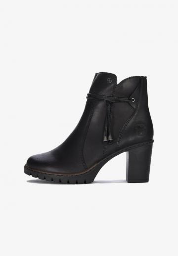 Полусапожки на высоком каблуке