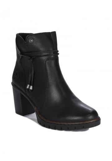 Полусапожки на высоком каблуке