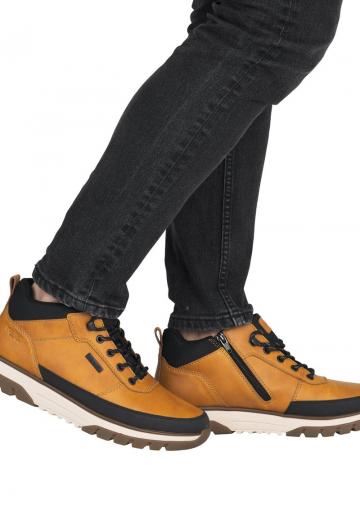 Ботинки на шнуровке