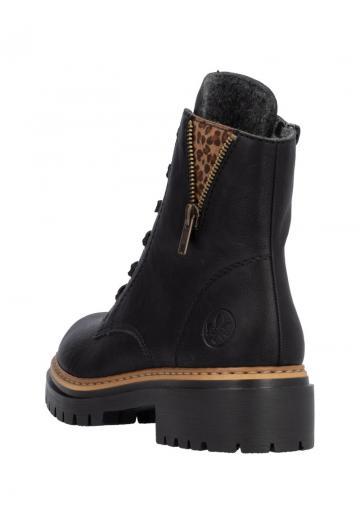 Ботинки на шнуровке