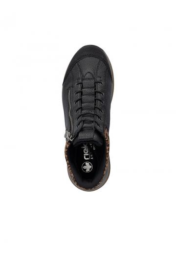 Сапожки на танкетке