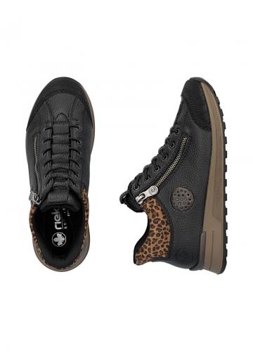 Сапожки на танкетке