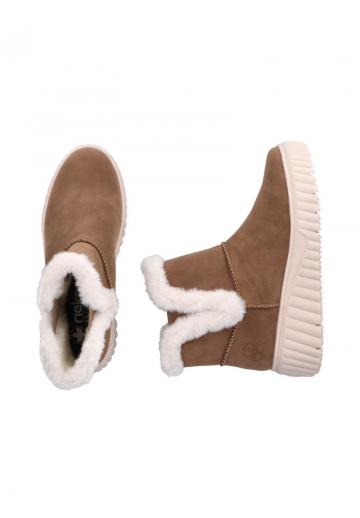 Сапожки на танкетке