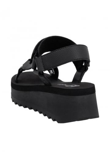 Босоножки на танкетке