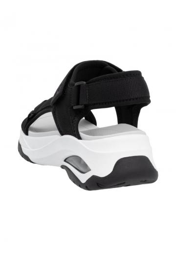 Босоножки на танкетке