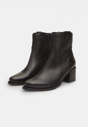 Ковбойские сапоги