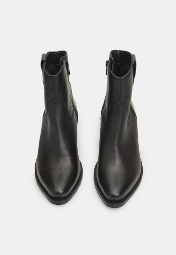 Ковбойские сапоги