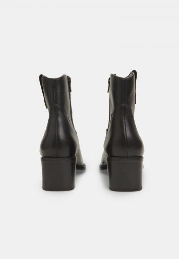 Ковбойские сапоги