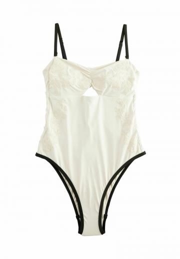 Слитный купальник