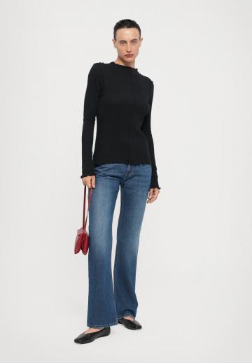 Клешеные джинсы