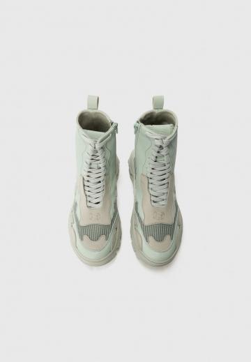 Сапожки на танкетке