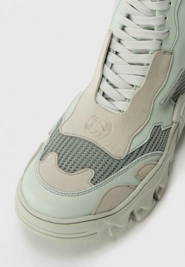 Сапожки на танкетке