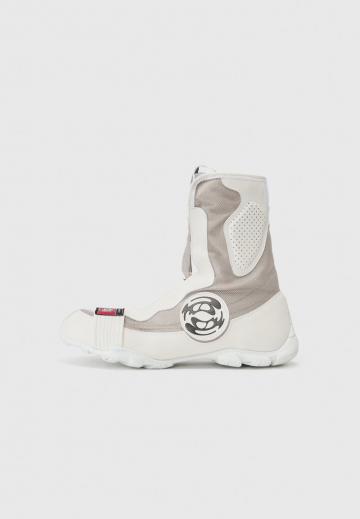 Сапожки на танкетке