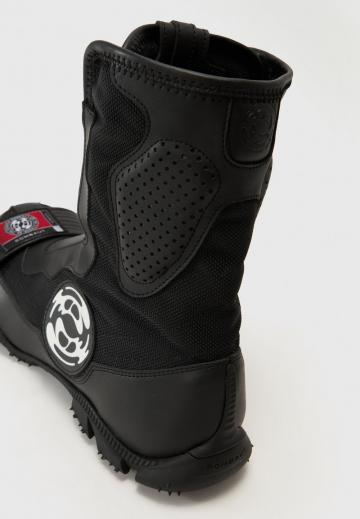 Зимние ботинки