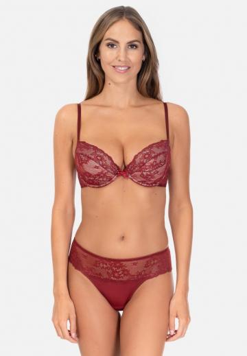 Трусы на бедрах