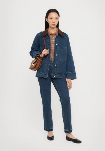 Джинсовая куртка