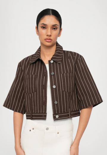 Короткая куртка