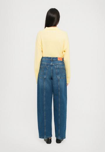 Свободные джинсы