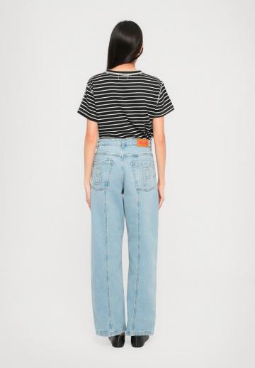 Джинсы бойфренда