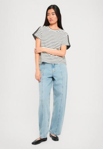 Джинсы бойфренда