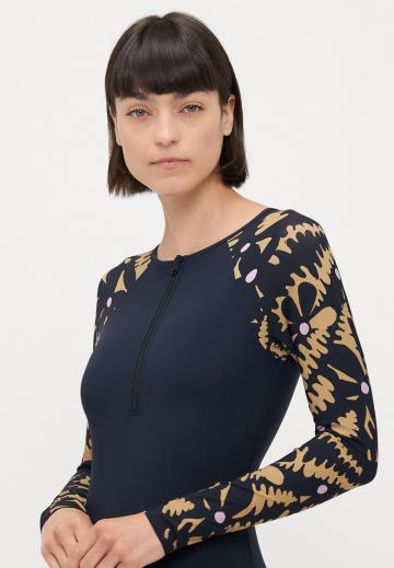 Слитный купальник